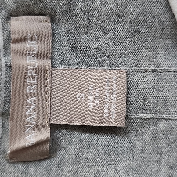 Banana Republic sweater - Picture 9 of 9